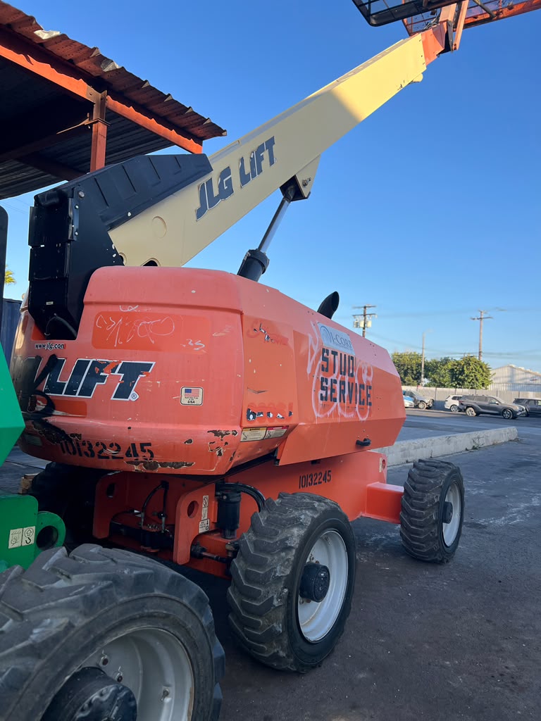 Articulated Boom Lift - View 3